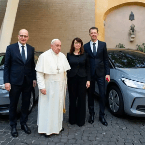 El Vaticano cambiará toda su flota de vehículos por autos eléctricos, ¿qué vehículos serán?