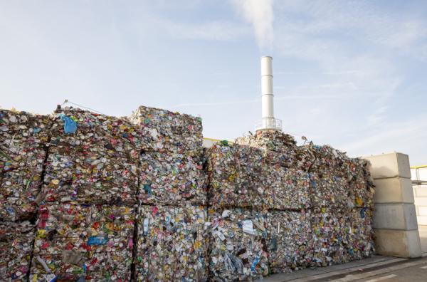 Solo el 7,1% de los residuos industriales son tratados en el país
