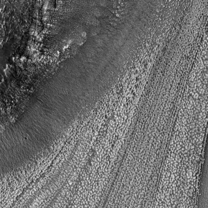 Detectaron grandes surcos excavados en Marte y esto indica posible vida en el planeta rojo