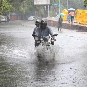 Tras lluvias torrenciales, 10 muertos y 12000 evacuados en la India