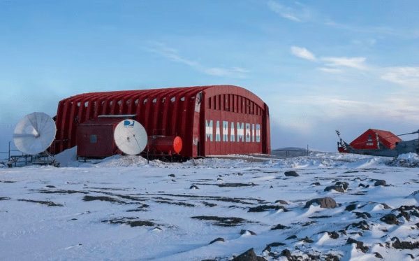 Milei viaja a la Antártida para lanzar un programa de control de contaminación
