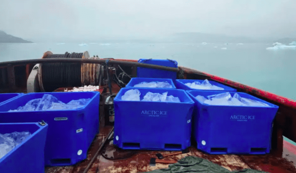 Una empresa envía hielo puro de glaciar a los bares top de Dubai y genera polémica