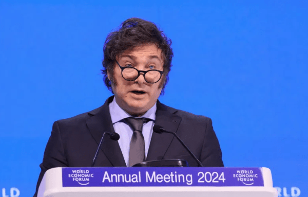 En Davos, Milei negó el cambio climático y criticó la «agenda del feminismo radical»