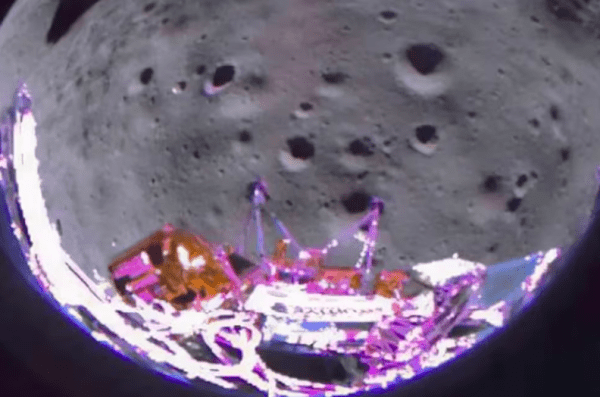 En imágenes: una nave envío nuevas fotografías de la Luna en sus últimas horas de vida