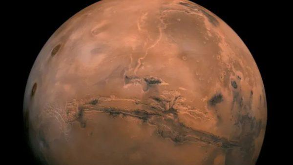 El misterioso fenómeno que estaría provocando Marte en los océanos de la Tierra
