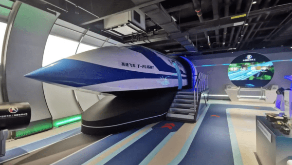 Así es el tren chino que “flota” sobre los rieles y desafía la velocidad de los aviones