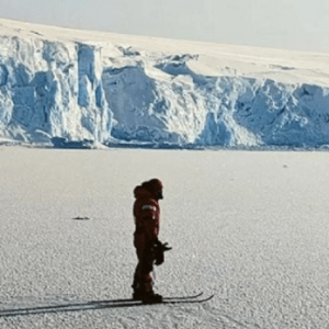 Hallaron un impresionante descubrimiento bajo la placa de hielo de la Antártida