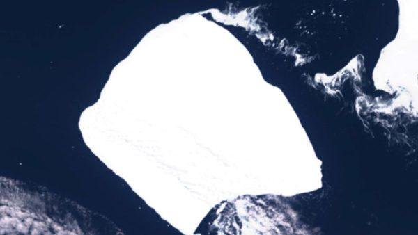 Se desprendió un iceberg gigante de una plataforma en la Antártida y se encuentra a la deriva
