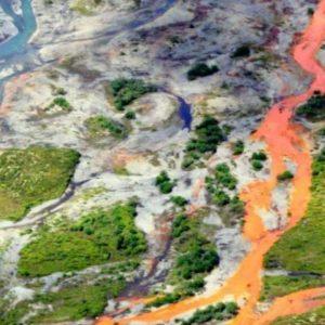 Ríos y arroyos se están oxidando, ¿por qué sucede que el agua cambia al color naranja?