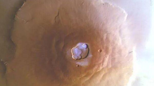Científicos hallaron algo en las montañas de Marte que no debería estar allí, ¿cuál es la explicación?