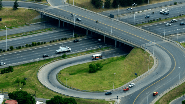 Autopistas más sustentables: estas dos empresas recuperaron más de 1.200 hectáreas de verdes verdes