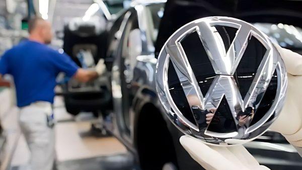 Volkswagen despide a 300 empleados en Argentina y anuncia inversión millonaria en Brasil