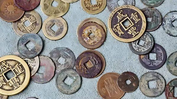 Hallaron 100 mil monedas antiguas enterradas y datan de más de 2 mil años de historia