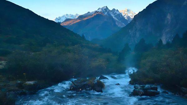 Por qué el Monte Everest sufre un crecimiento acelerado por año