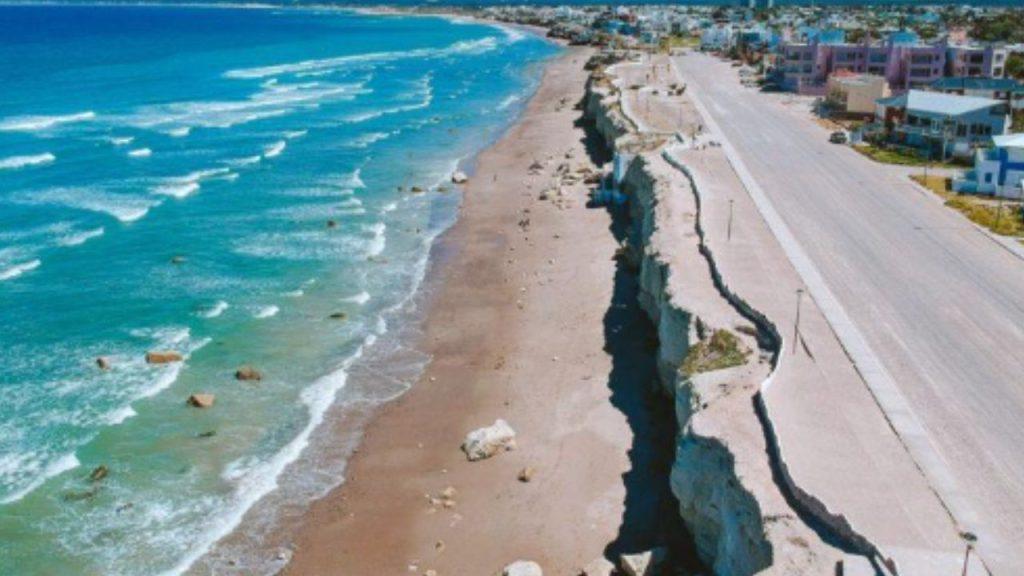 Las Grutas, la “Mykonos argentina”: dónde queda este balneario patagónico que cautiva con su encanto y arquitectura