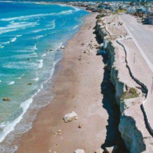 Las Grutas, la “Mykonos argentina”: dónde queda este balneario patagónico que cautiva con su encanto y arquitectura