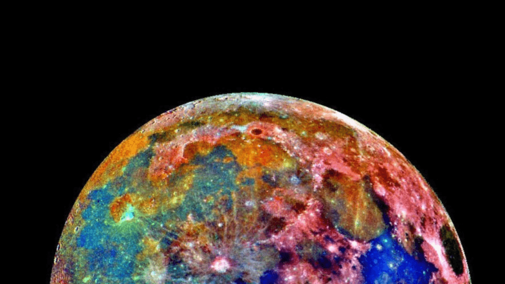 La impresionante foto de la Luna en colores revela secretos geológicos