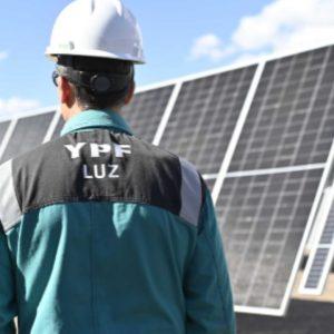 Primer paso del RIGI: YPF Luz instala paneles solares en un megaproyecto en Mendoza