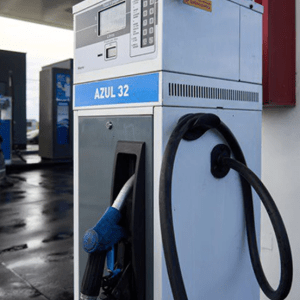 YPF ya vende Azul 32 por surtidor, ¿por qué es más sustentable?