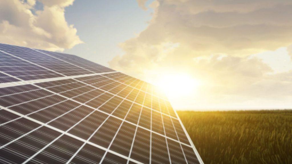 Pantallas que se cargan solas: crean una célula solar que también funciona como luz LED Pantallas que se cargan solas: crean una célula solar que también funciona como luz LED