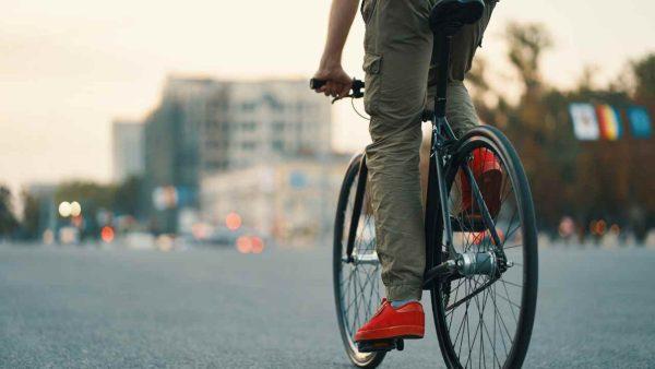 Lanzan una bicicleta con pedaleo asistido electrónico, ¿cuánto sale?