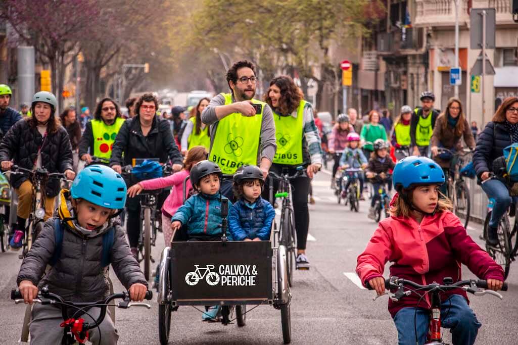 Qué es Bike Bus, el movimiento que promueve la movilidad infantil sostenible