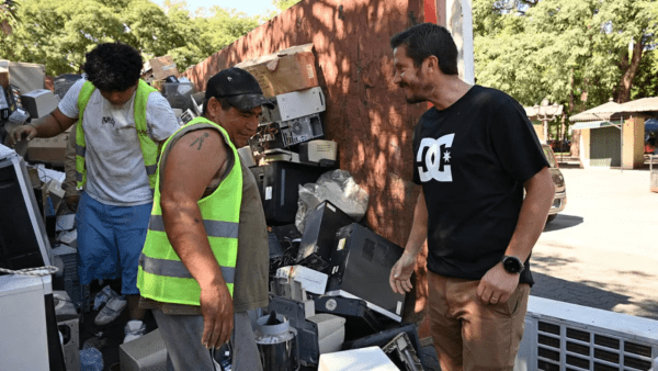 Cientos de salteños dejaron residuos electrónicos en desuso, que serán reutilizados por estudiantes de escuelas técnicas.