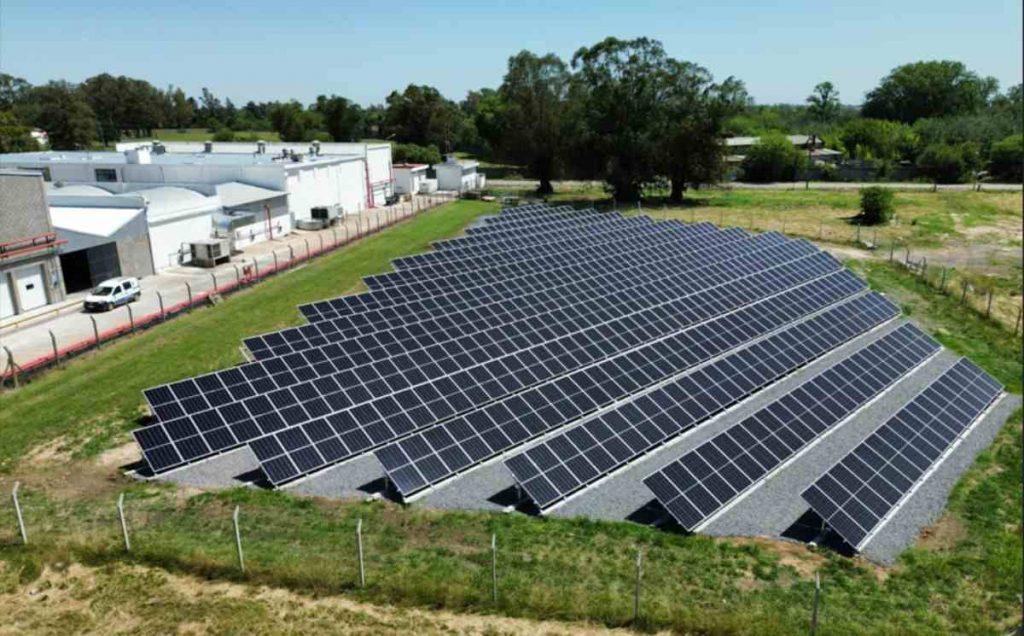 Así es el primer parque solar de gran escala en Ezeiza
