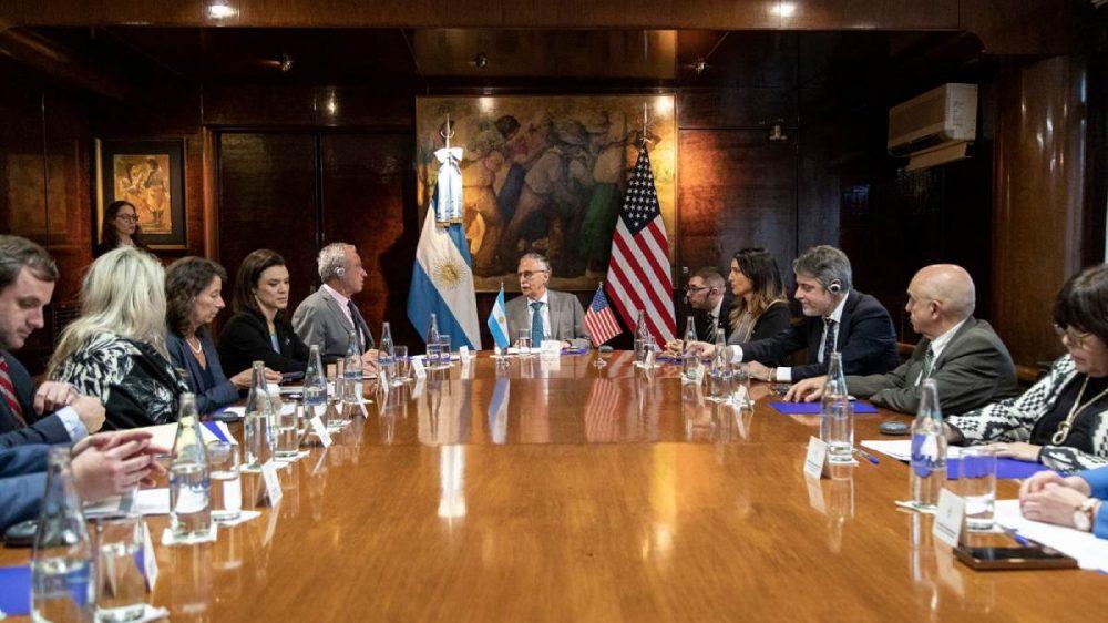 Argentina rompe con la OMS y redefine su política sanitaria