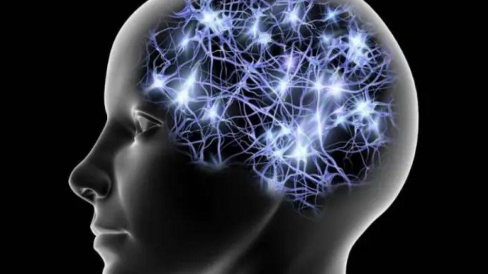 ¿Usás IA para estudiar? Un nuevo estudio del MIT revela cómo impacta en tu cerebro