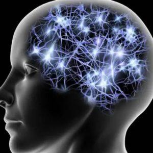 ChatGPT en el aula: el uso de IA reduce la actividad cerebral, según un estudio