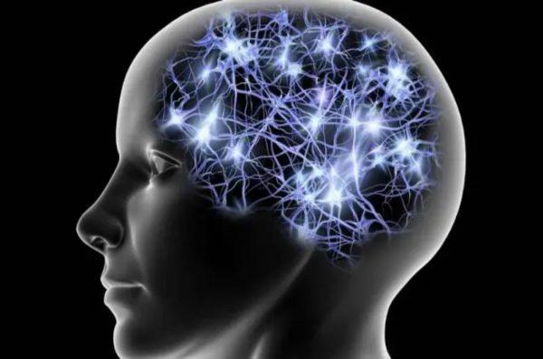 ¿Usás IA para estudiar? Un nuevo estudio del MIT revela cómo impacta en tu cerebro