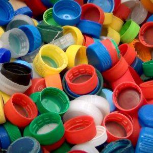 Dónde donar tapitas de botellas en Argentina y qué hacen con ellas