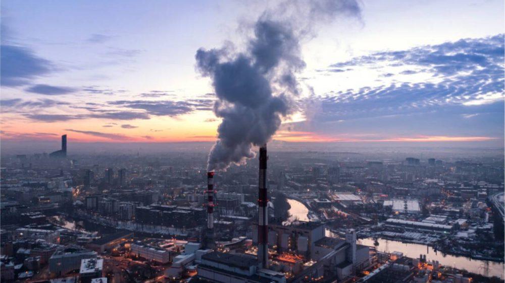 La contaminación del aire eleva el riesgo de demencia, advierten