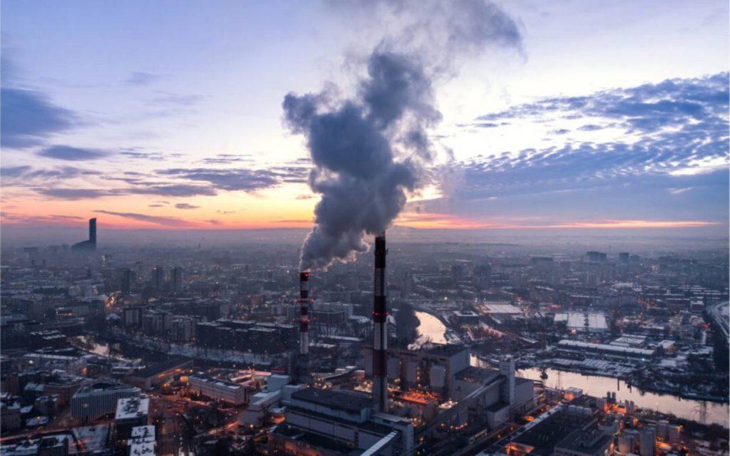 La contaminación del aire eleva el riesgo de demencia, advierten