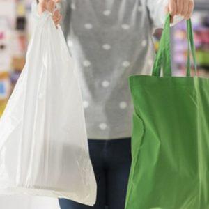 Una reconocida ciudad argentina prohibirá el uso de bolsas plásticas en comercios a partir de 2026