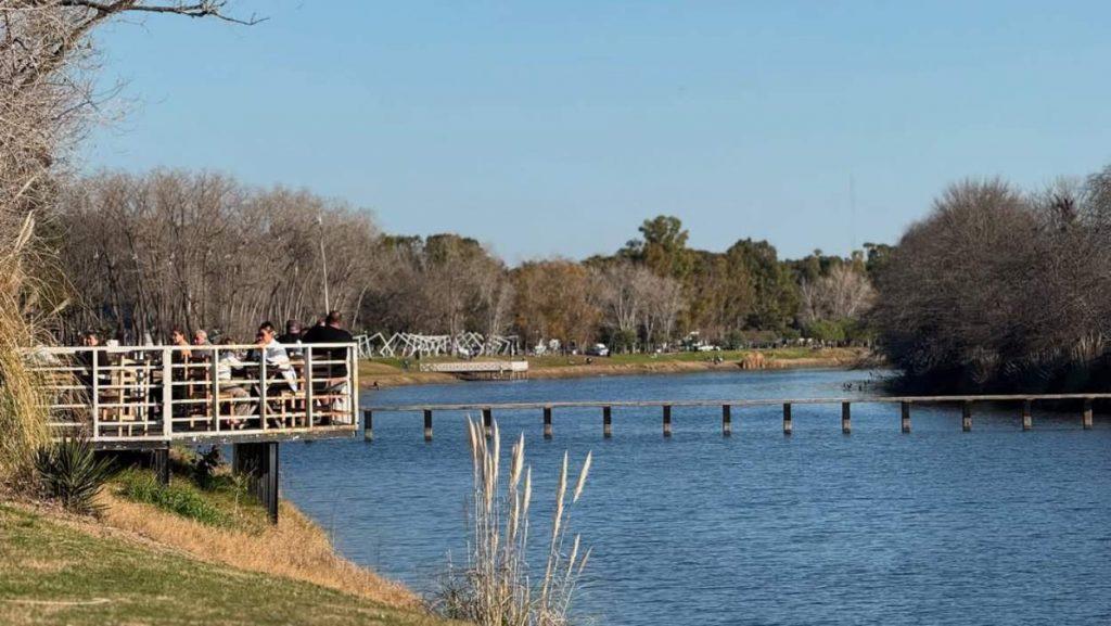 Ni Carlos Keen ni Dolores: el pueblo con termas, bosques encantados y vida al aire libre a menos de 200 km de CABA