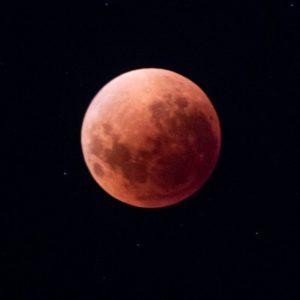 La Luna se teñirá de rojo en un espectáculo astronómico que cautivará al mundo