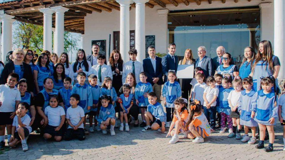 CATAMARCA Y TELECENTRO SELLAN ACUERDO PARA LLEVAR INTERNET SATELITAL A 300 ESCUELAS RURALES