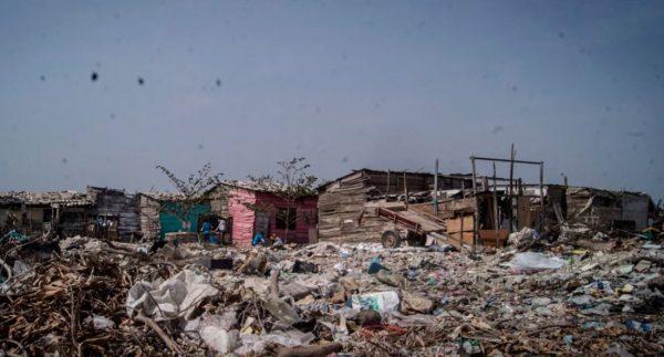El 90% de los hogares en barrios populares enfrenta un alto riesgo ambiental