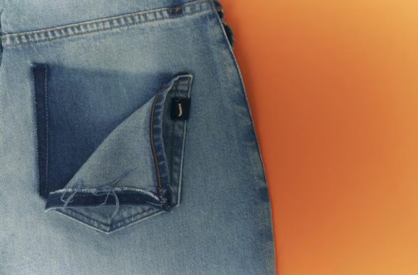 Jazmín Chebar transforma jeans usados en ecomochilas para escuelas rurales de Misiones
