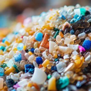 Cómo reducir el consumo de microplásticos en la cocina y en la diaria
