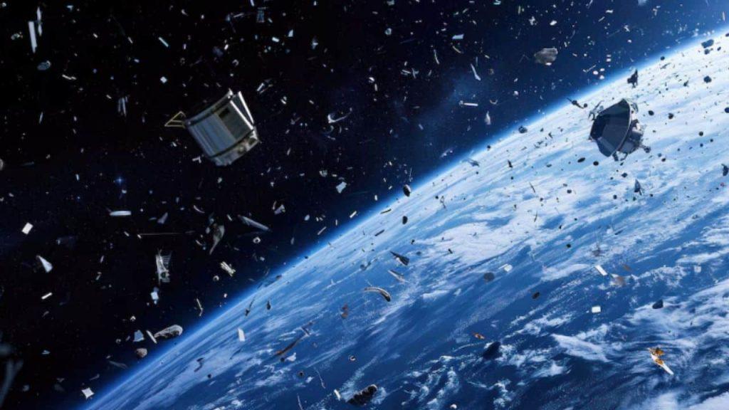 Crece la basura espacial: más de 40.000 objetos orbitan la Tierra y amenazan a los satélites