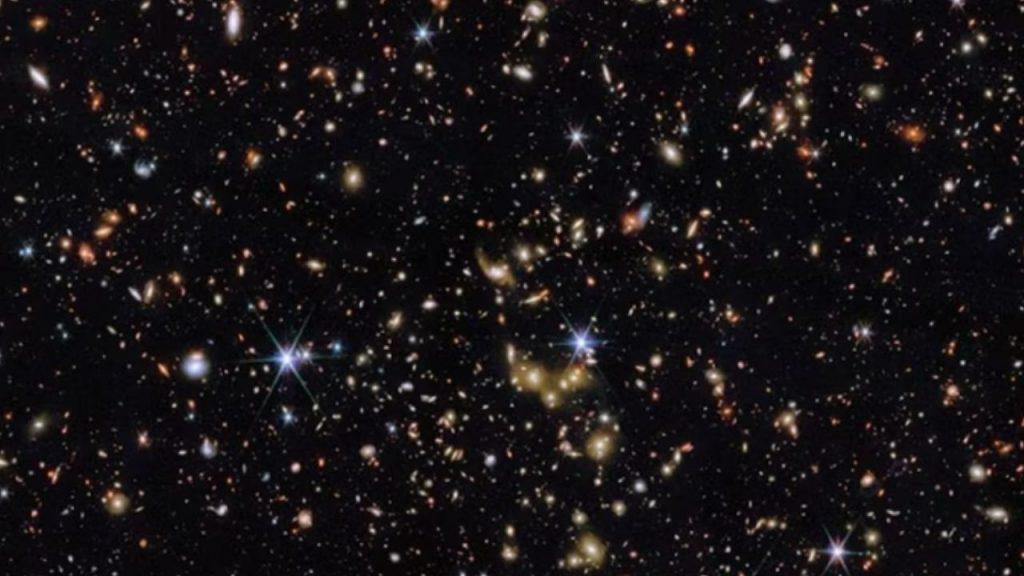 Un telescopio de la NASA descubrió el primer rastro de materia oscura, ¿de qué se trata? Un telescopio de la NASA descubrió el primer rastro de materia oscura, ¿de qué se trata?