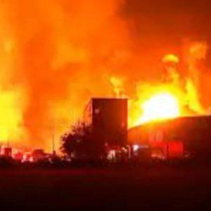 Terrible explosión en Ezeiza: fotos y videos del incendio en el Polo Industrial de Spegazzini