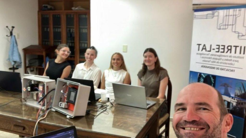 La UNLP lidera la eficiencia energética y gana el concurso regional de una reconocida marca La UNLP lidera la eficiencia energética y gana el concurso regional de una reconocida marca