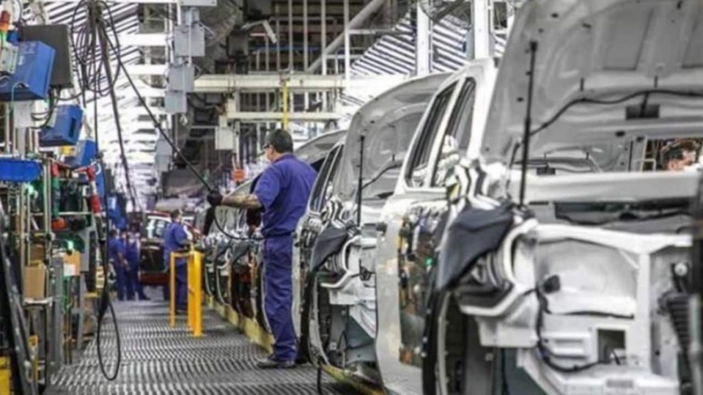 Cada vez más cerca del bolsillo: los 5 autos híbridos y eléctricos más baratos en Argentina Cada vez más cerca del bolsillo: los 5 autos híbridos y eléctricos más baratos en Argentina