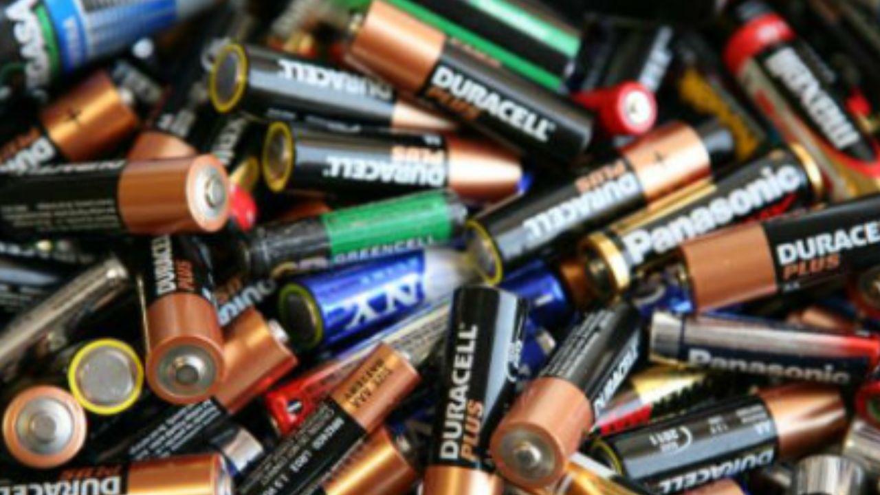 De desecho peligroso a recurso energético: desarrollan un método para transformar pilas usadas en metano