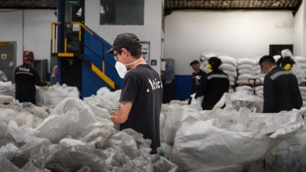 Lograron reincorporar 50 mil toneladas de residuos gracias al reciclaje industrial Lograron reincorporar 50 mil toneladas de residuos gracias al reciclaje industrial