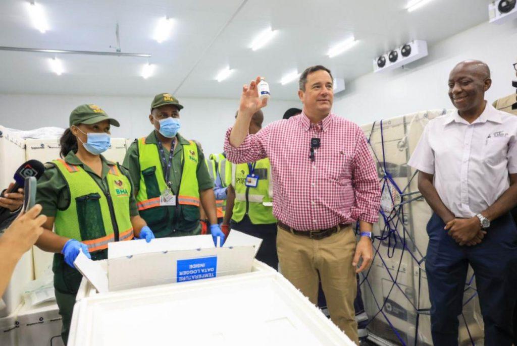 Una empresa argentina entregó un millón de vacunas contra la aftosa a Sudáfrica Una empresa argentina entregó un millón de vacunas contra la aftosa a Sudáfrica